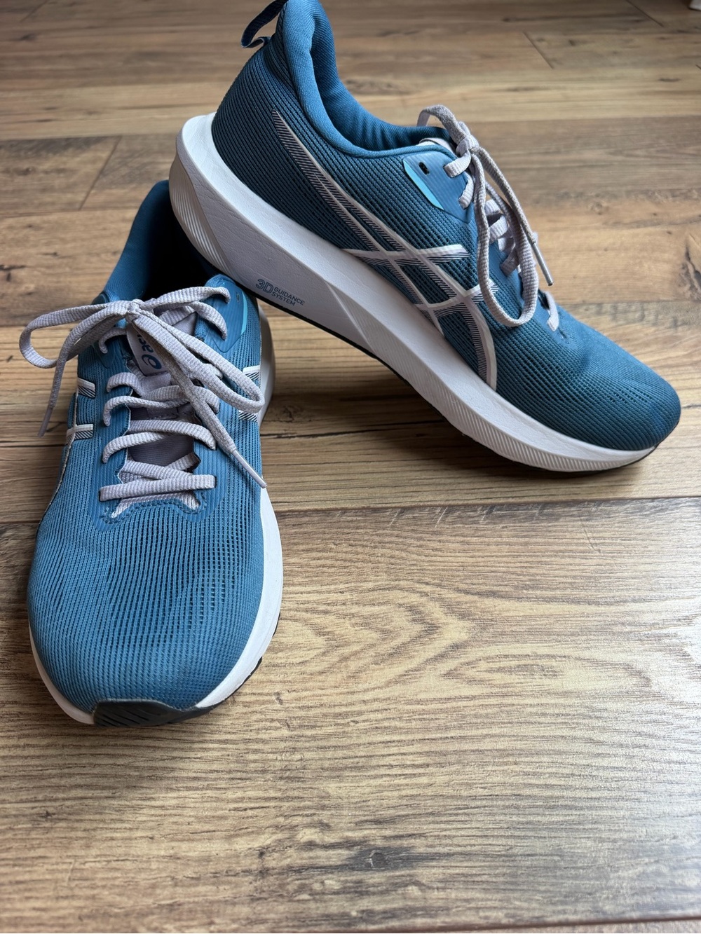 ASICS GT-1000 14 Blue Stability Running Shoes Women’s Size 11 EUC